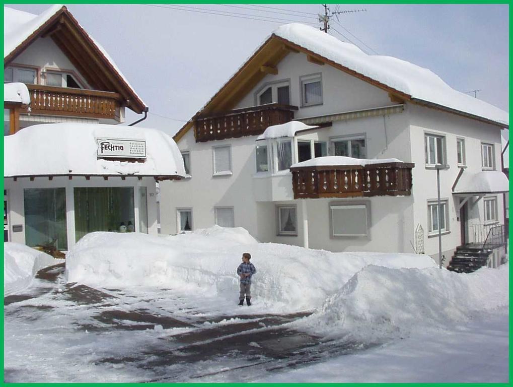 Apartamento Haus Fechtig Bonndorf Exterior foto